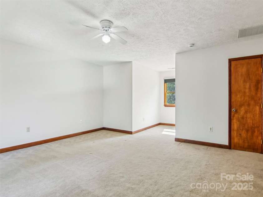 11 Timothy Lane, Candler, NC 28715.  MLS# CAR4249535, YatesRealty ID 14506. 