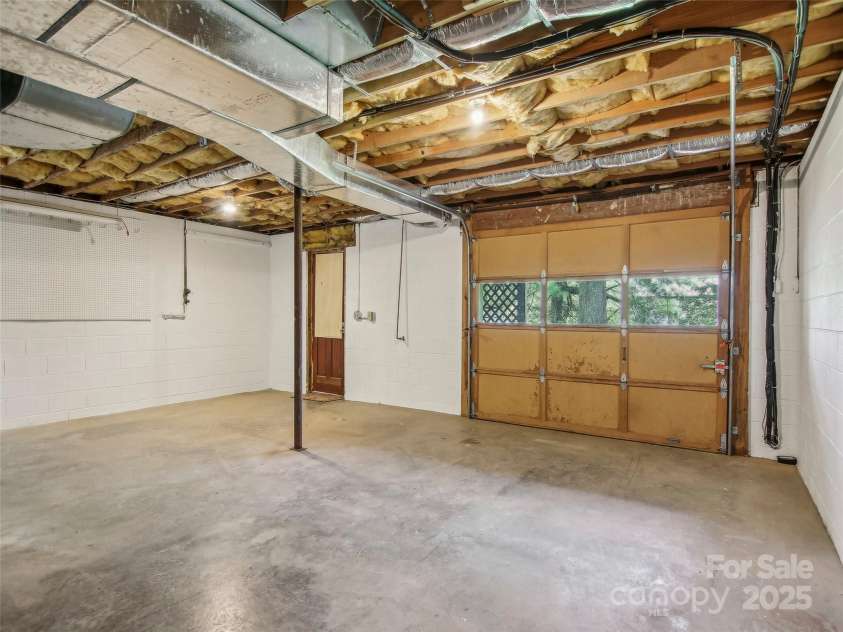 11 Timothy Lane, Candler, NC 28715.  MLS# CAR4249535, YatesRealty ID 14506. 