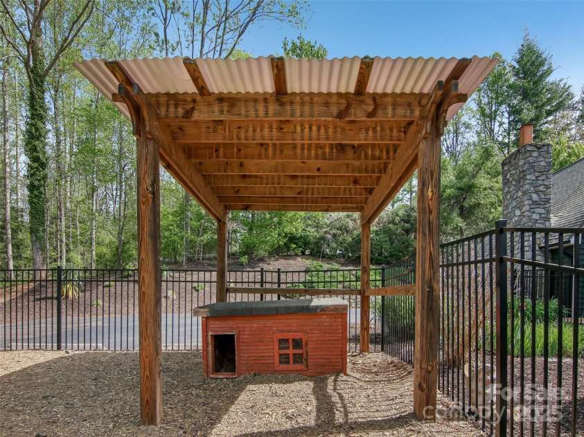 11 Timothy Lane, Candler, NC 28715.  MLS# CAR4249535, YatesRealty ID 14506. 