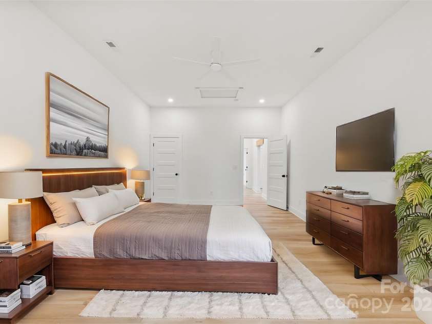 210 Millon Street, Gastonia, NC 28052.  MLS# CAR4210888, YatesRealty ID 14508. Primary - Main Floor