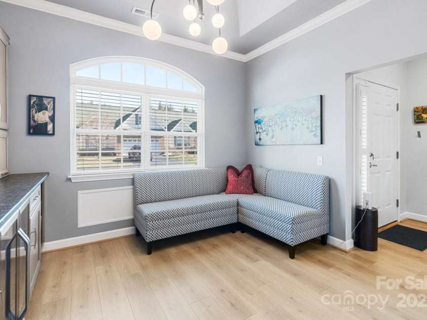 106 Victoria Park Drive, Hendersonville, NC 28792.  MLS# CAR4225379, YatesRealty ID 1451. 