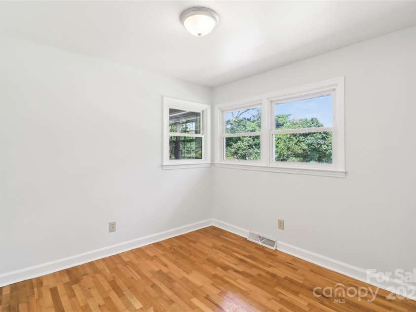 205 Dogwood Lane, Dallas, NC 28034.  MLS# CAR4254478, YatesRealty ID 14510. 