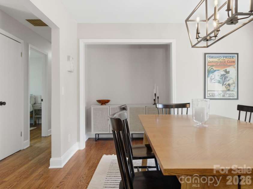 7516 Thorncliff Drive, Charlotte, NC 28210.  MLS# CAR4367369, YatesRealty ID 14510. 