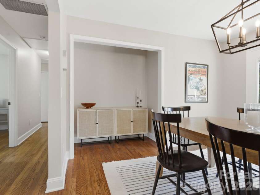 7516 Thorncliff Drive, Charlotte, NC 28210.  MLS# CAR4367369, YatesRealty ID 14510. 