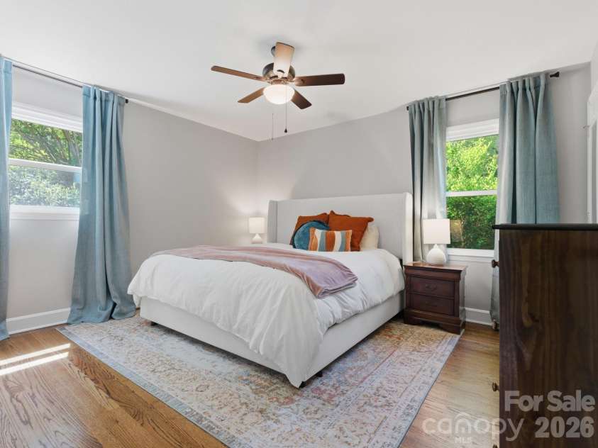 7516 Thorncliff Drive, Charlotte, NC 28210.  MLS# CAR4367369, YatesRealty ID 14510. Primary Bedroom