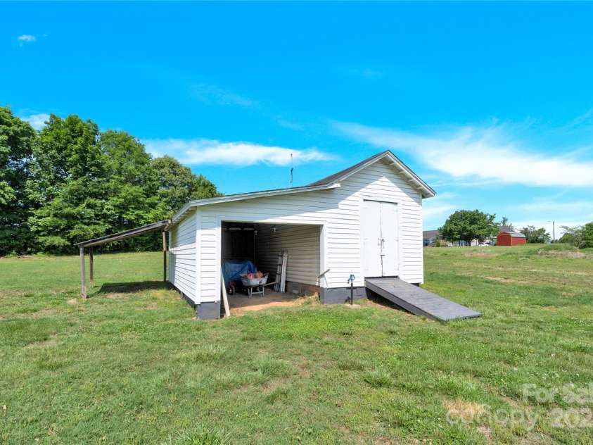 221 Abner Road, Stony Point, NC 28678.  MLS# CAR4252712, YatesRealty ID 14511. 