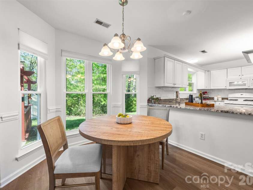 8607 Piccone Brook Lane, Charlotte, NC 28216.  MLS# CAR4360185, YatesRealty ID 14511. 