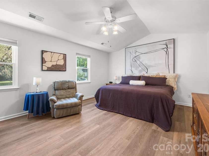 8607 Piccone Brook Lane, Charlotte, NC 28216.  MLS# CAR4360185, YatesRealty ID 14511. 