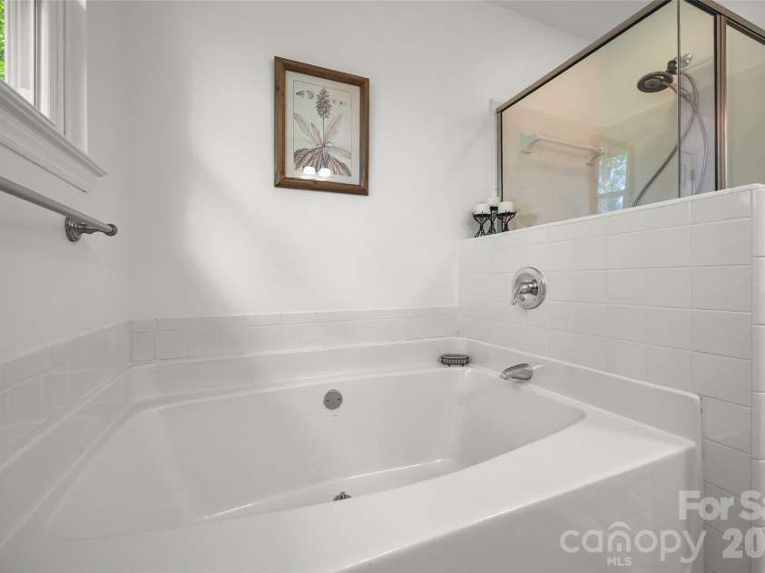 8607 Piccone Brook Lane, Charlotte, NC 28216.  MLS# CAR4360185, YatesRealty ID 14511. 