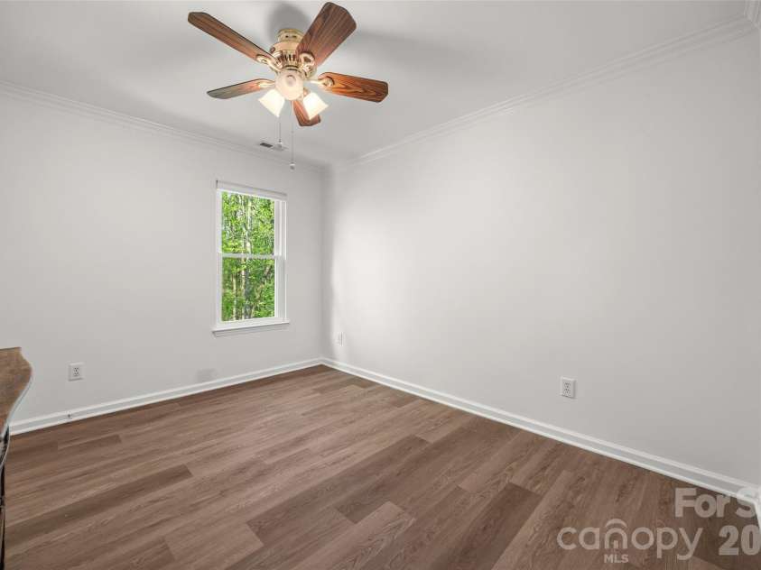 8607 Piccone Brook Lane, Charlotte, NC 28216.  MLS# CAR4360185, YatesRealty ID 14511. 