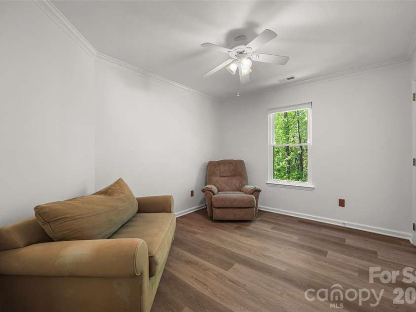 8607 Piccone Brook Lane, Charlotte, NC 28216.  MLS# CAR4360185, YatesRealty ID 14511. 