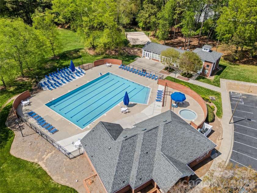 8607 Piccone Brook Lane, Charlotte, NC 28216.  MLS# CAR4360185, YatesRealty ID 14511. 