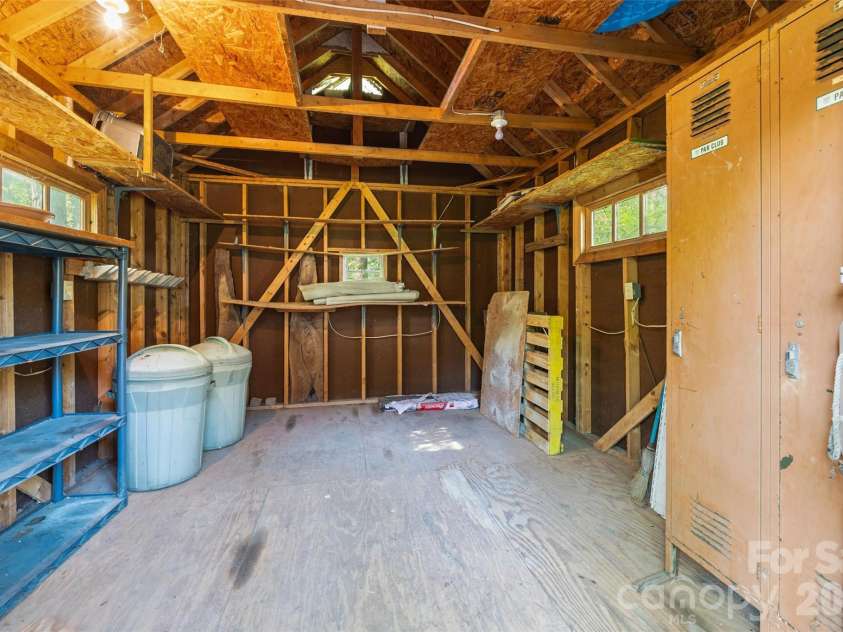 8607 Piccone Brook Lane, Charlotte, NC 28216.  MLS# CAR4360185, YatesRealty ID 14511. 