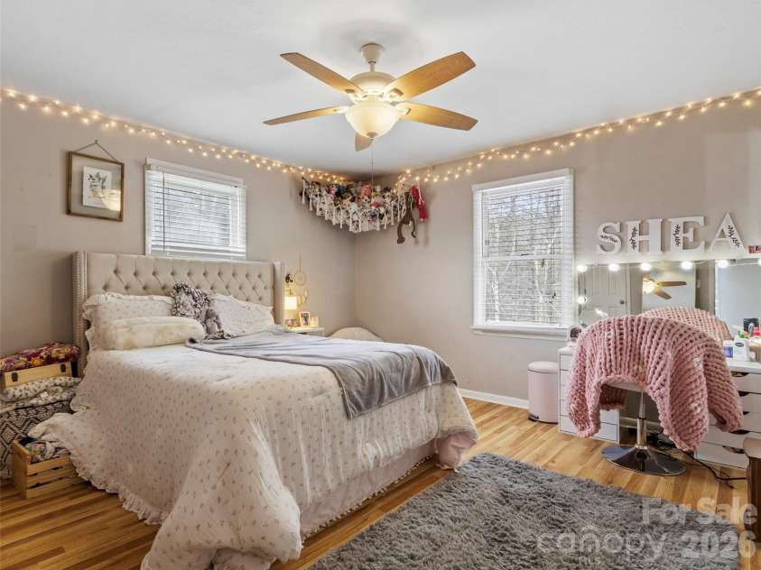 101 Hunters Ridge Road, Burnsville, NC 28714.  MLS# CAR4349904, YatesRealty ID 14513. 