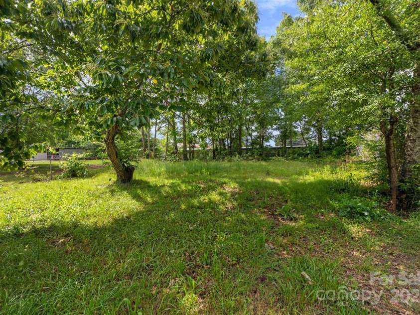 280 Pennsylvania Avenue, Spindale, NC 28160.  MLS# CAR4259421, YatesRealty ID 14513. 