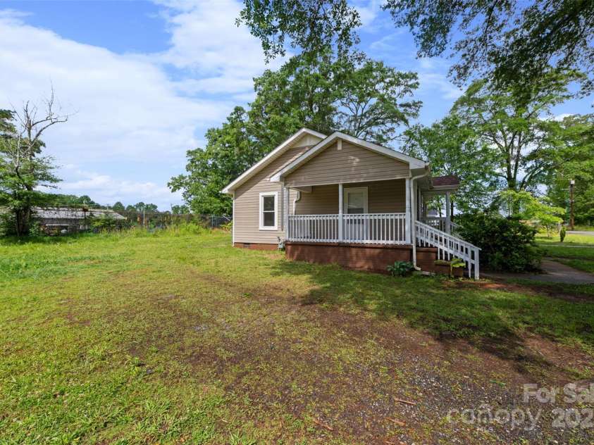 280 Pennsylvania Avenue, Spindale, NC 28160.  MLS# CAR4259421, YatesRealty ID 14513. 