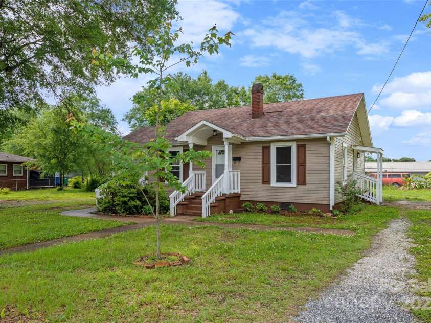 280 Pennsylvania Avenue, Spindale, NC 28160.  MLS# CAR4259421, YatesRealty ID 14513. 