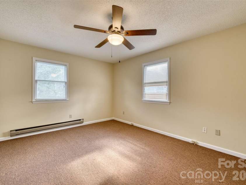 61 Riverside Villa Drive, Maggie Valley, NC 28751.  MLS# CAR4367041, YatesRealty ID 14514. 