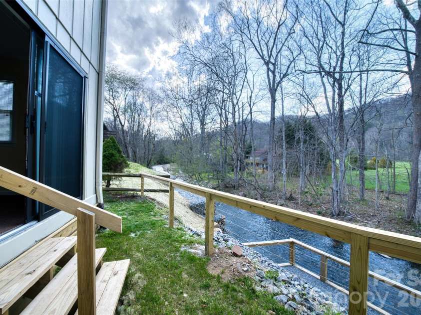 61 Riverside Villa Drive, Maggie Valley, NC 28751.  MLS# CAR4367041, YatesRealty ID 14514. 
