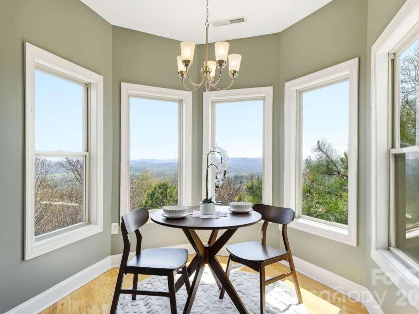 301 Forge Crest Drive, Mills River, NC 28759.  MLS# CAR4369584, YatesRealty ID 14515. Breakfast nook