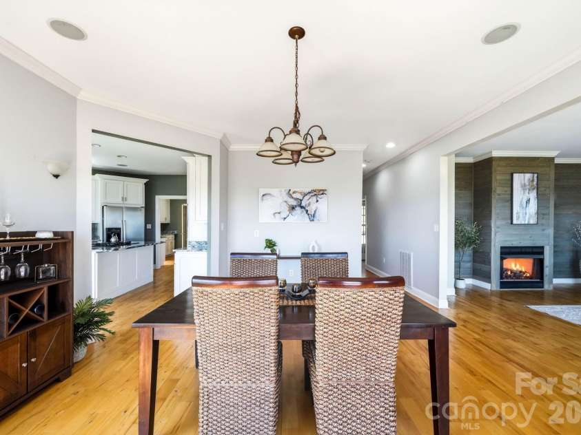 301 Forge Crest Drive, Mills River, NC 28759.  MLS# CAR4369584, YatesRealty ID 14515. Dining area