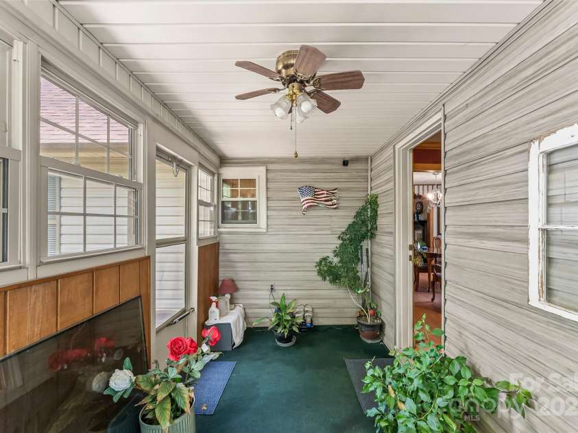 465 South Main Street, Granite Falls, NC 28630.  MLS# CAR4259409, YatesRealty ID 14515. 