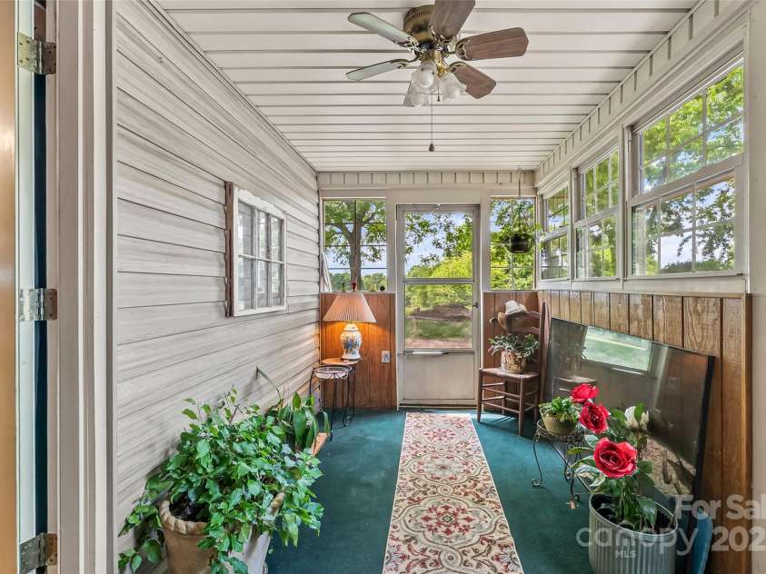 465 South Main Street, Granite Falls, NC 28630.  MLS# CAR4259409, YatesRealty ID 14515. 