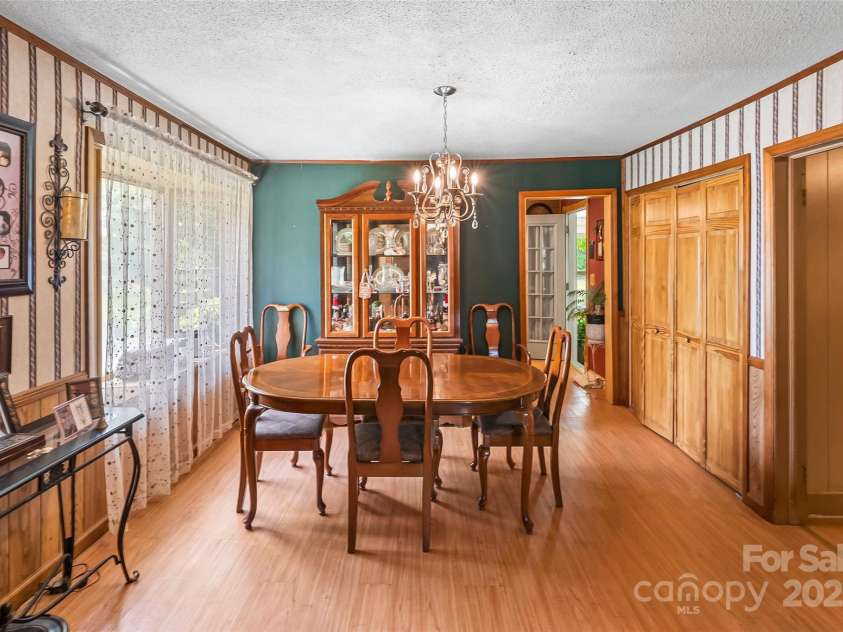 465 South Main Street, Granite Falls, NC 28630.  MLS# CAR4259409, YatesRealty ID 14515. 