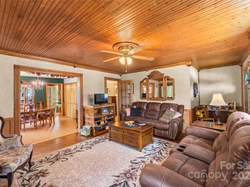 465 South Main Street, Granite Falls, NC 28630.  MLS# CAR4259409, YatesRealty ID 14515. 