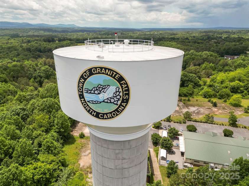 465 South Main Street, Granite Falls, NC 28630.  MLS# CAR4259409, YatesRealty ID 14515. 