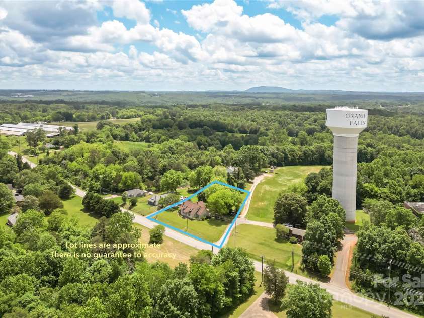 465 South Main Street, Granite Falls, NC 28630.  MLS# CAR4259409, YatesRealty ID 14515. 