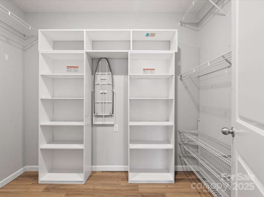 110 Lantern Acres Drive, Mooresville, NC 28115.  MLS# CAR4242068, YatesRealty ID 14516. Primary (Walk-In) closet