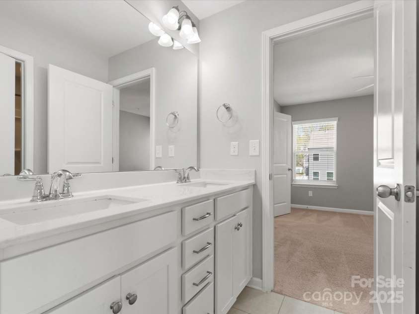 110 Lantern Acres Drive, Mooresville, NC 28115.  MLS# CAR4242068, YatesRealty ID 14516. Upstairs bath (Jack/Jill)