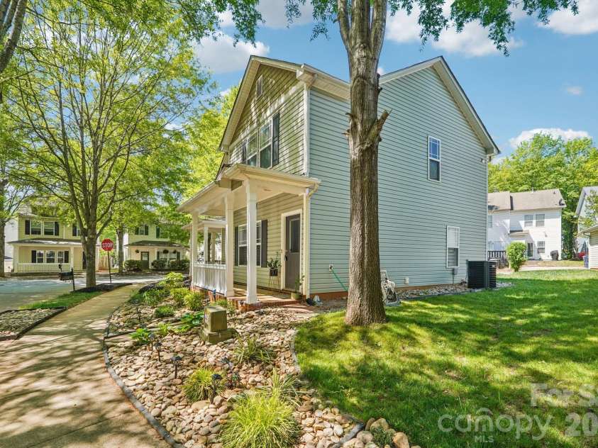 12754 Cross Dale Drive, Huntersville, NC 28078.  MLS# CAR4364808, YatesRealty ID 14516. 