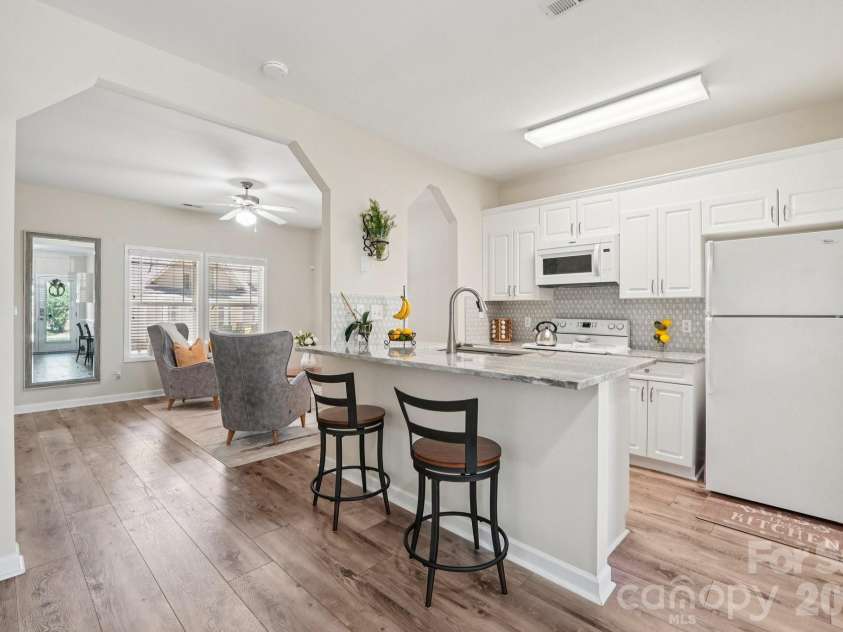 12754 Cross Dale Drive, Huntersville, NC 28078.  MLS# CAR4364808, YatesRealty ID 14516. 