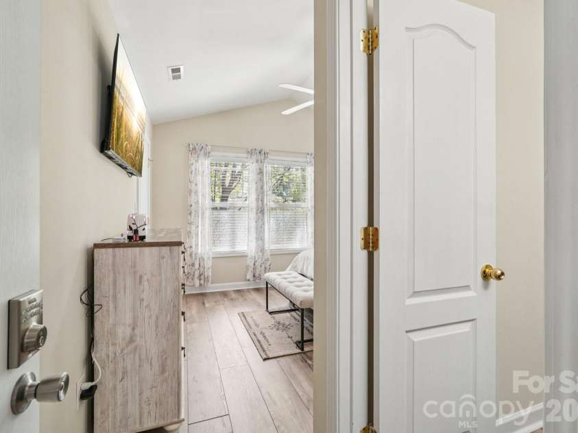 12754 Cross Dale Drive, Huntersville, NC 28078.  MLS# CAR4364808, YatesRealty ID 14516. 
