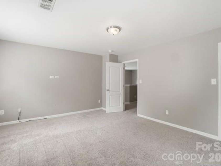1204 Afternoon Sun Road, Matthews, NC 28104.  MLS# CAR4364140, YatesRealty ID 14517. Spacious and Bright!
