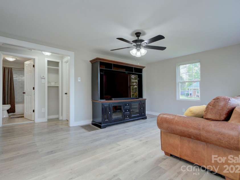 103 Moore Avenue, Mount Holly, NC 28120.  MLS# CAR4245163, YatesRealty ID 14519. 