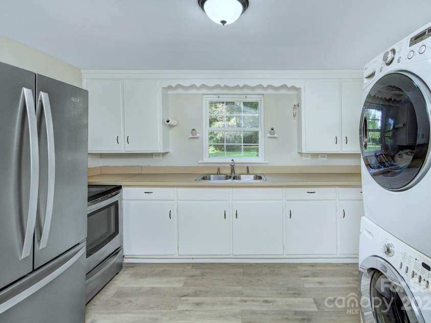 103 Moore Avenue, Mount Holly, NC 28120.  MLS# CAR4245163, YatesRealty ID 14519. 