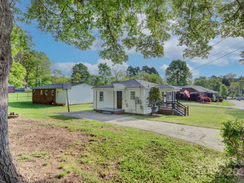 103 Moore Avenue, Mount Holly, NC 28120.  MLS# CAR4245163, YatesRealty ID 14519. 