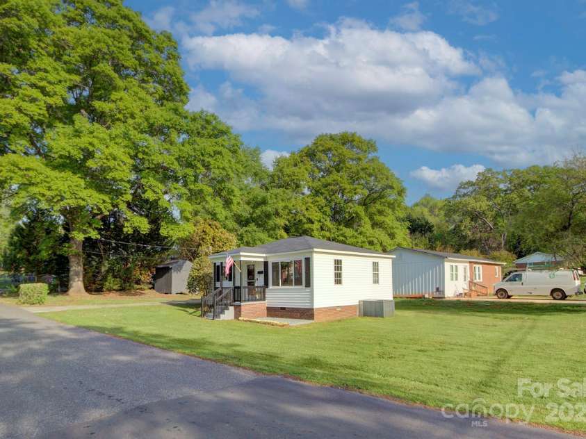 103 Moore Avenue, Mount Holly, NC 28120.  MLS# CAR4245163, YatesRealty ID 14519. 