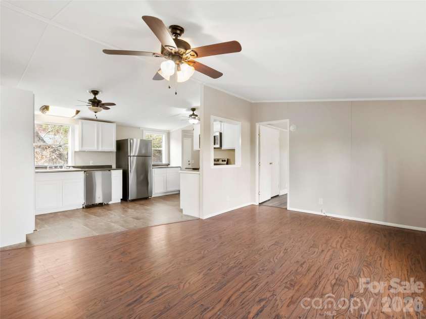 163 Connie Drive, Fletcher, NC 28732.  MLS# CAR4361657, YatesRealty ID 14519. Kitchen