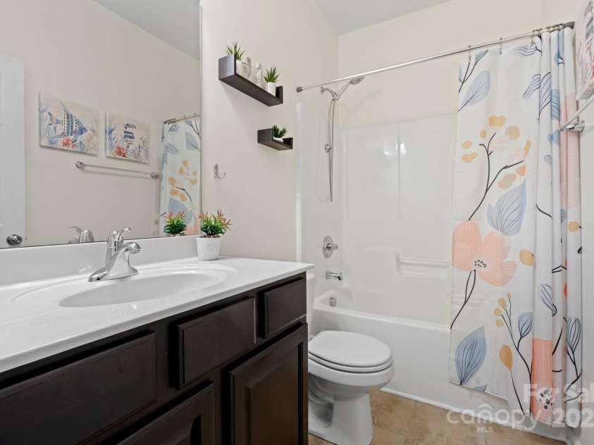 286 Mallard Head Drive, Rock Hill, SC 29732.  MLS# CAR4259930, YatesRealty ID 14520. Full Bath