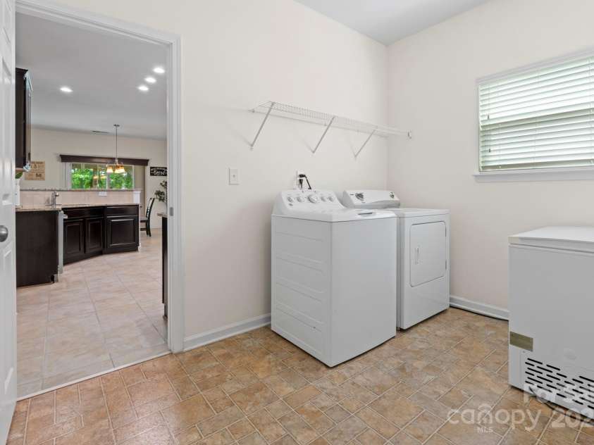 286 Mallard Head Drive, Rock Hill, SC 29732.  MLS# CAR4259930, YatesRealty ID 14520. Laundry Room on main