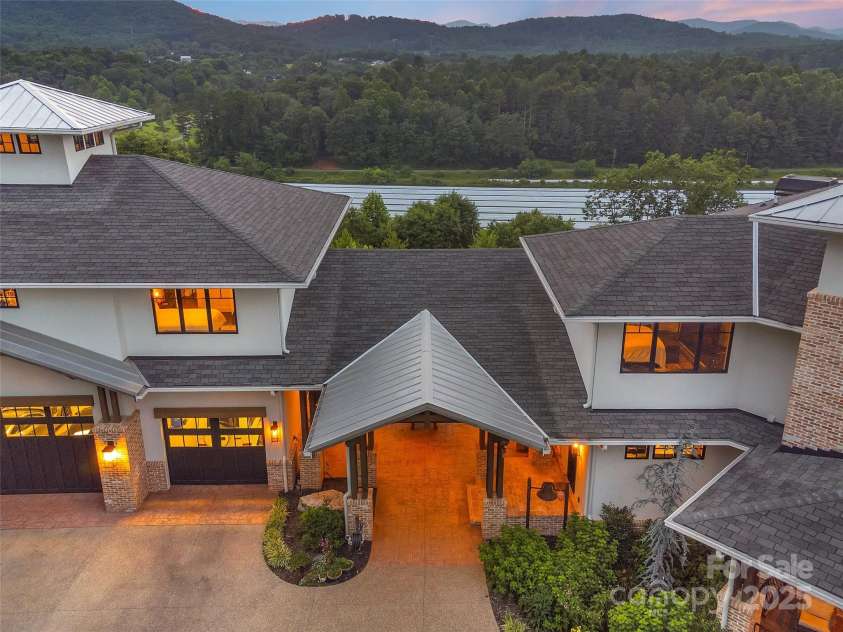 26 Bonnies Cove Trail, Mills River, NC 28759.  MLS# CAR4251070, YatesRealty ID 14521. 