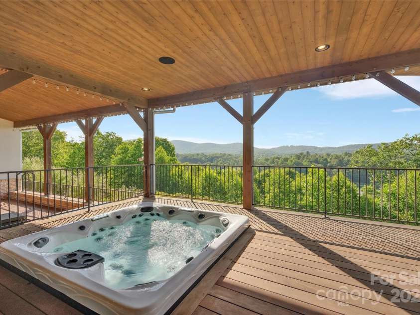 26 Bonnies Cove Trail, Mills River, NC 28759.  MLS# CAR4251070, YatesRealty ID 14521. 