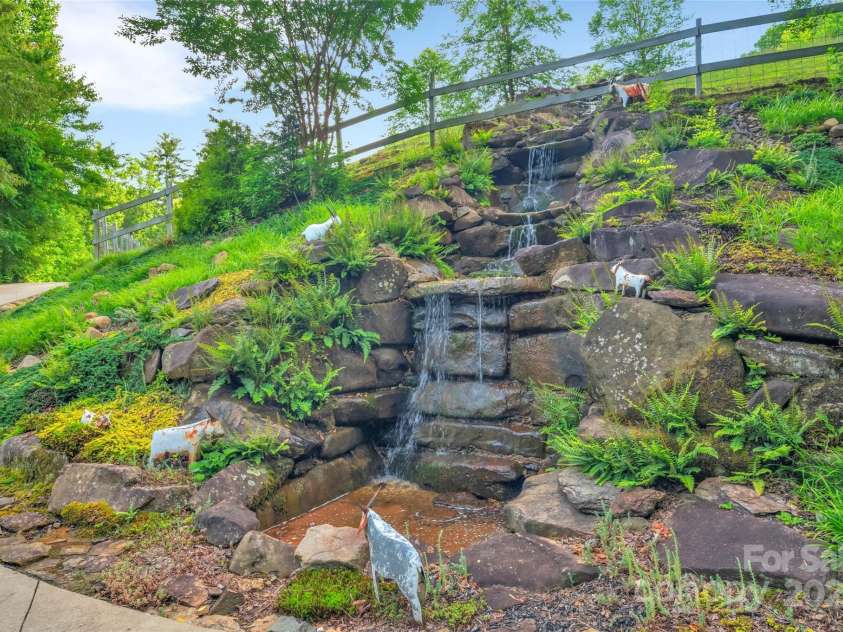 26 Bonnies Cove Trail, Mills River, NC 28759.  MLS# CAR4251070, YatesRealty ID 14521. 