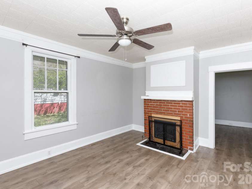 423 Green Street, Rock Hill, SC 29730.  MLS# CAR4361589, YatesRealty ID 14521. 