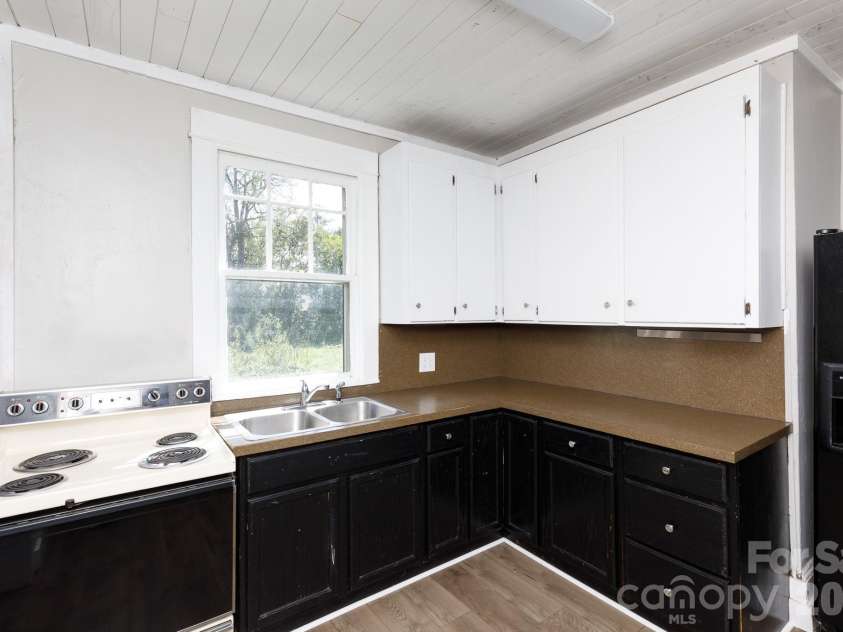423 Green Street, Rock Hill, SC 29730.  MLS# CAR4361589, YatesRealty ID 14521. 