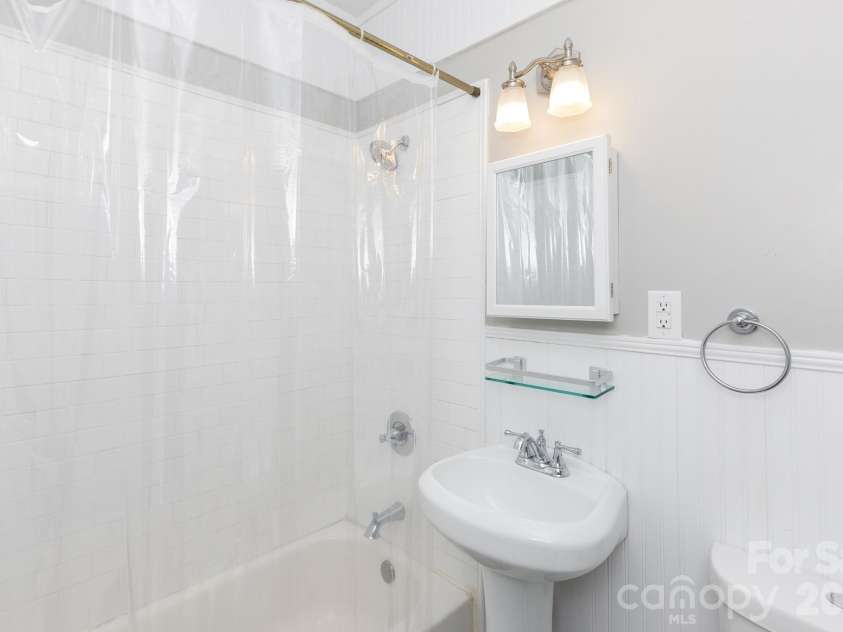 423 Green Street, Rock Hill, SC 29730.  MLS# CAR4361589, YatesRealty ID 14521. 